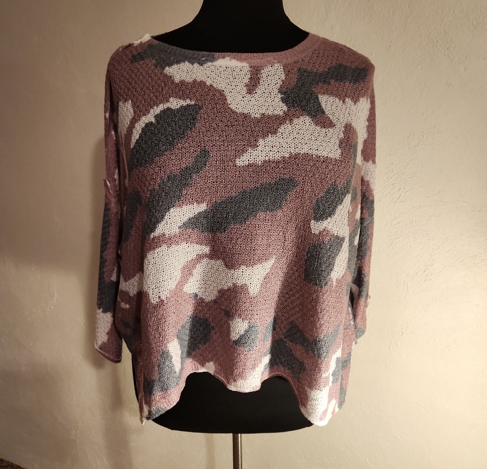 POL Crewneck Sweater Mauve Camo Knit Small